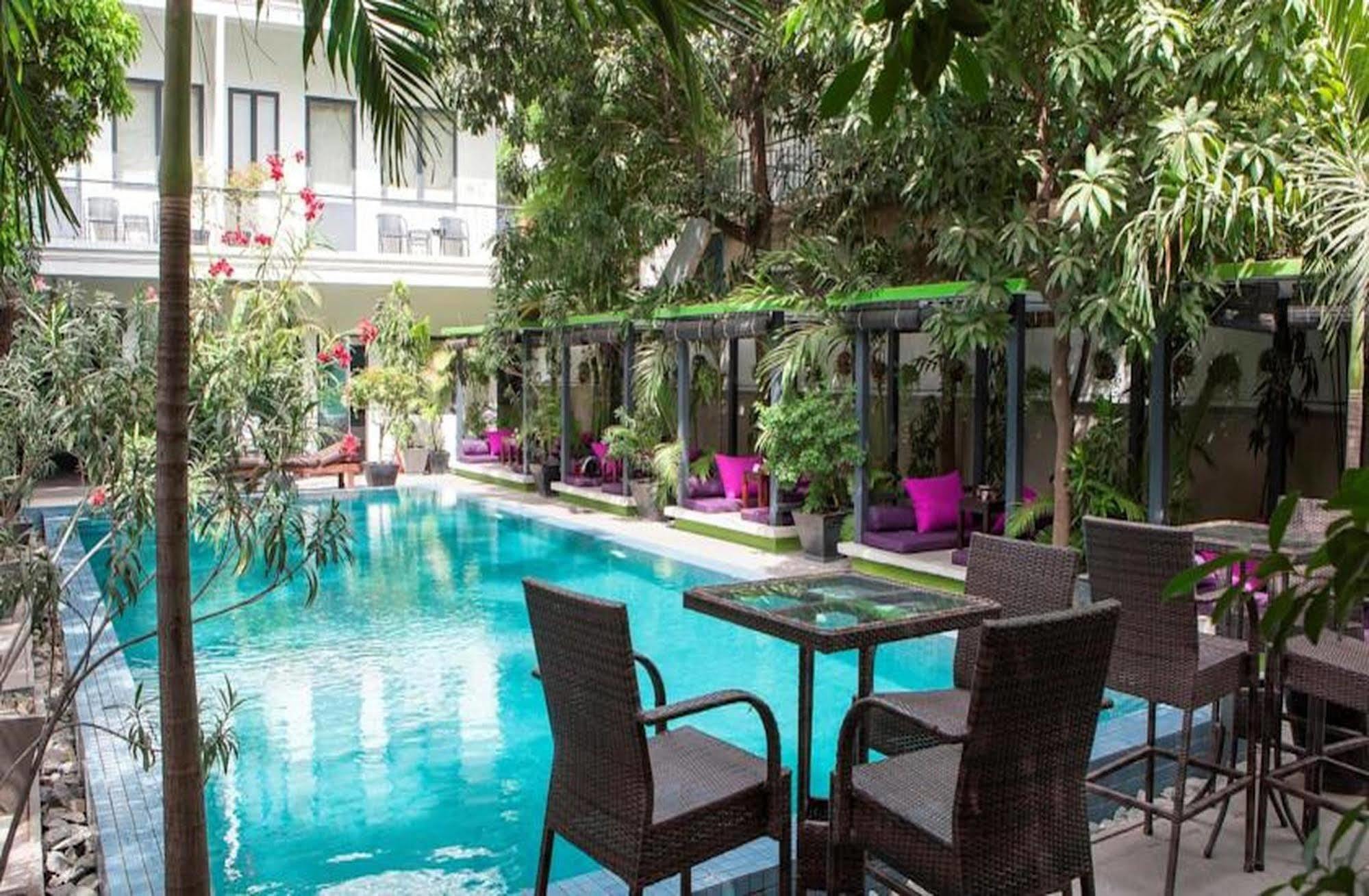 The 252 Hotel Phnom Penh Exterior foto