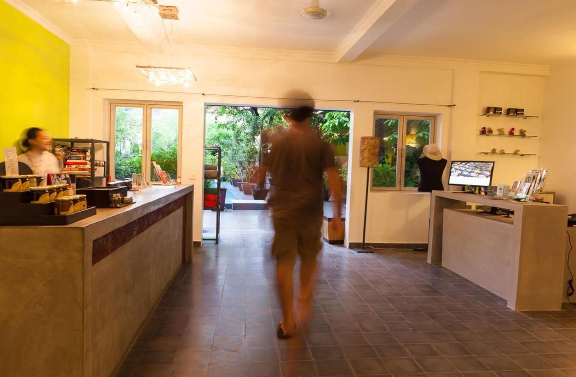 The 252 Hotel Phnom Penh Exterior foto