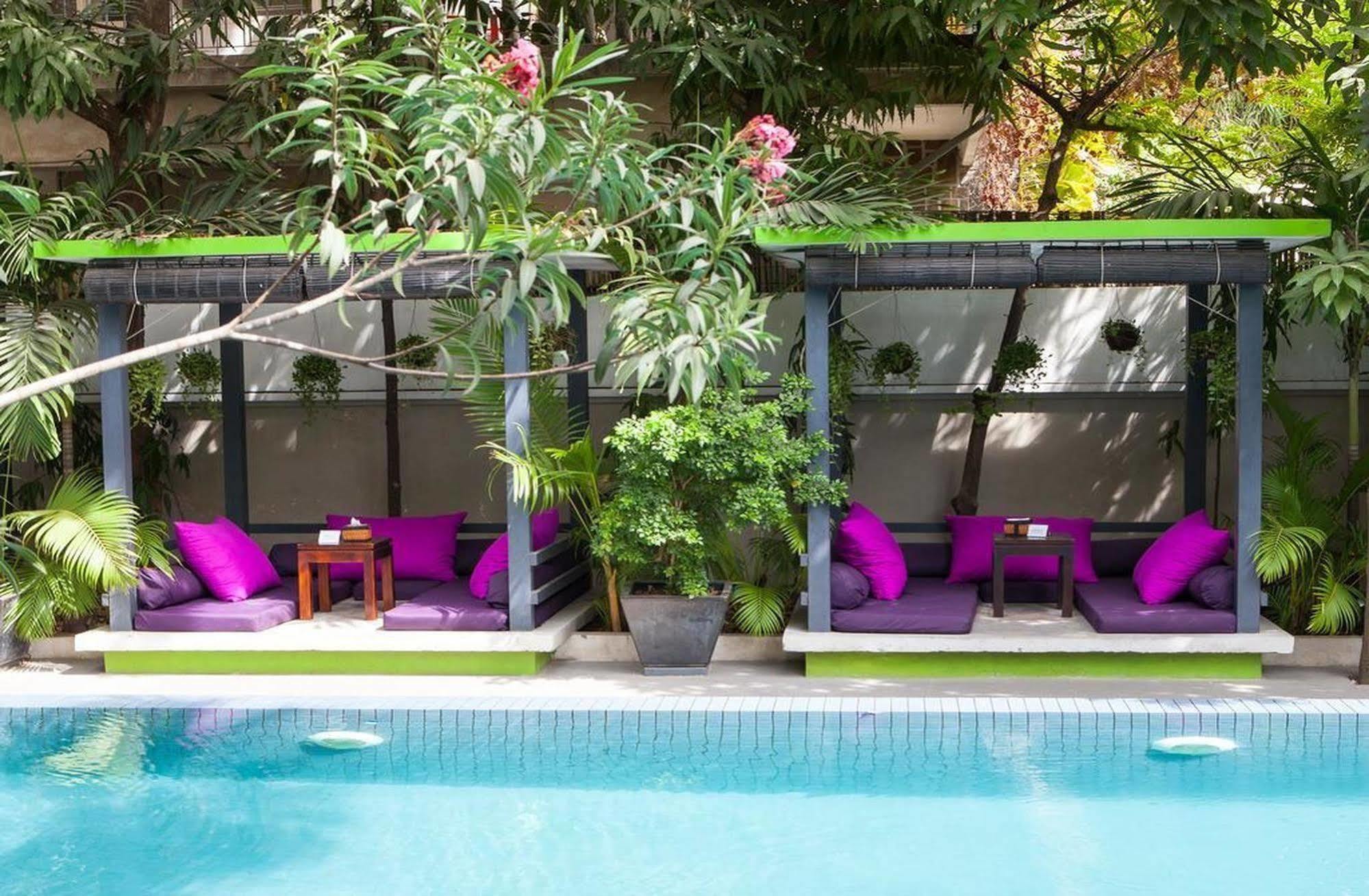 The 252 Hotel Phnom Penh Exterior foto