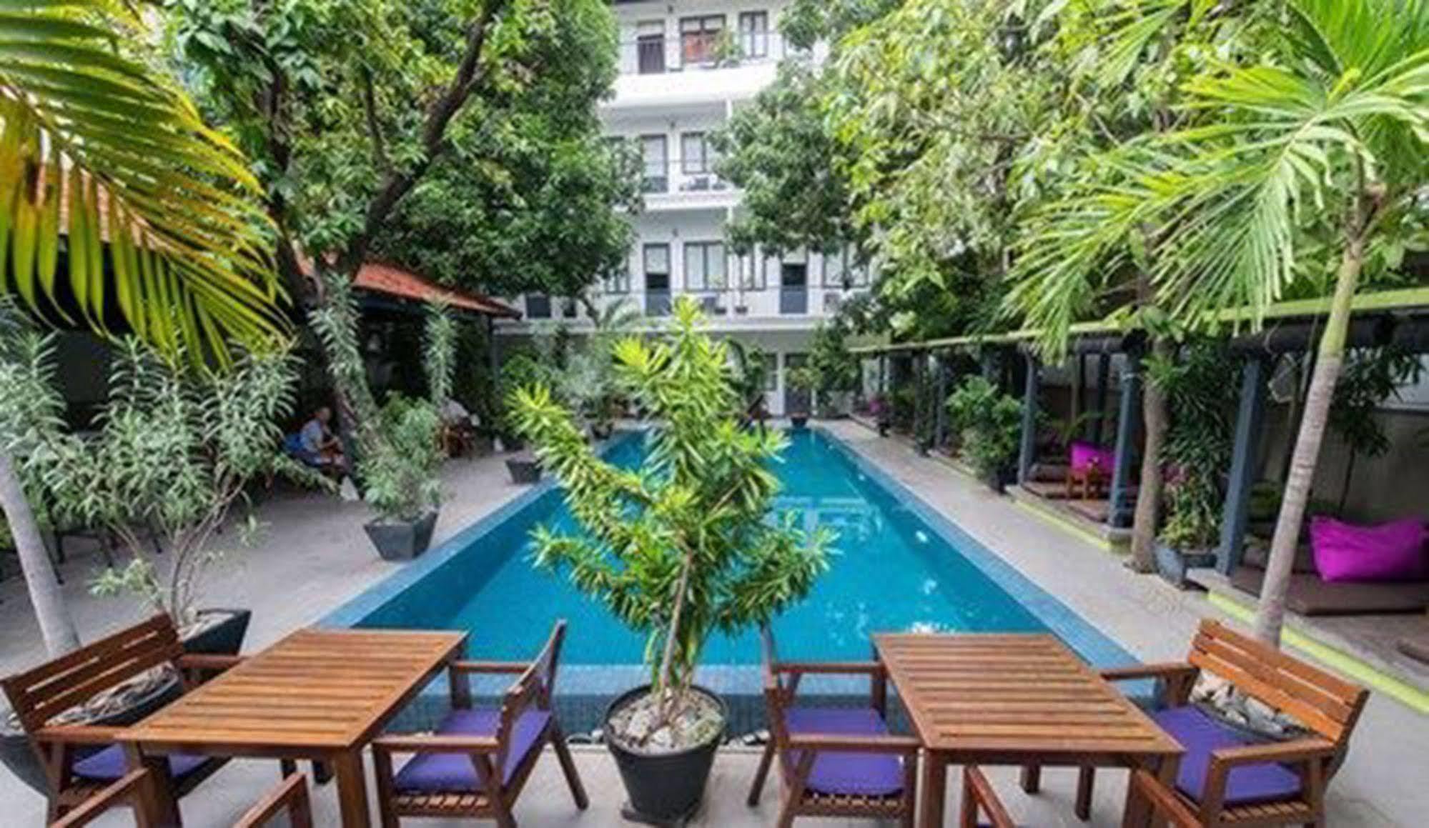 The 252 Hotel Phnom Penh Exterior foto